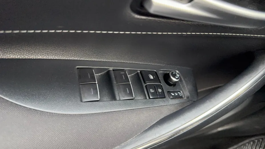 TOYOTA Corolla Corolla 2.0 Hybrid Comfort