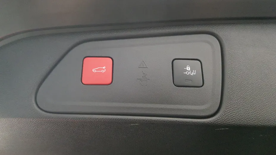 PEUGEOT 3008 3008 1.2 PureTech GT Pack S&S EAT8