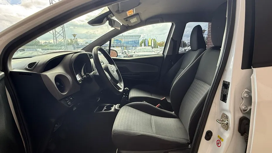 TOYOTA Yaris Yaris 1.5 Active