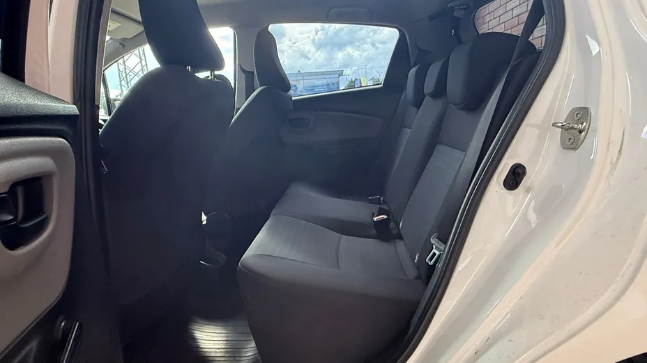 TOYOTA Yaris Yaris 1.5 Active