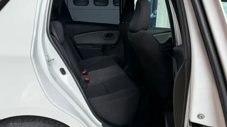 TOYOTA Yaris Yaris 1.5 Active