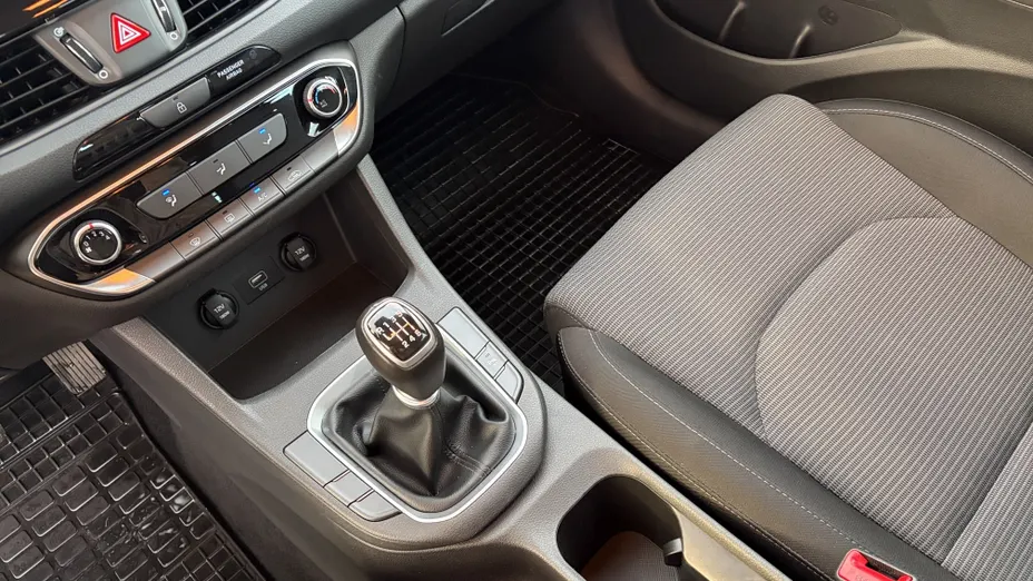 HYUNDAI i30 i30 1.0 T-GDI Modern