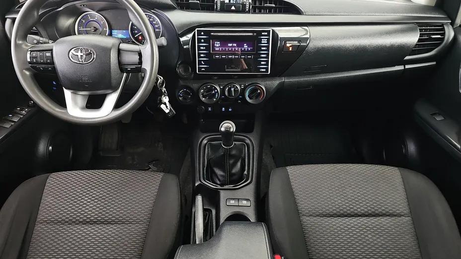 TOYOTA HiLux Hilux 2.4 D-4D Double Cab DLX 4x4