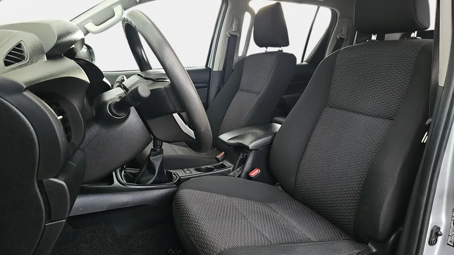 TOYOTA HiLux Hilux 2.4 D-4D Double Cab DLX 4x4