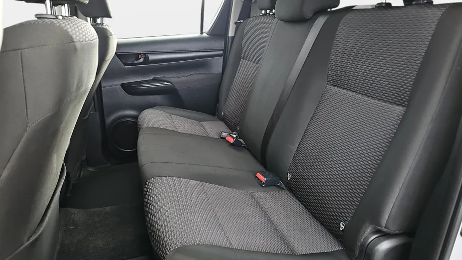 TOYOTA HiLux Hilux 2.4 D-4D Double Cab DLX 4x4