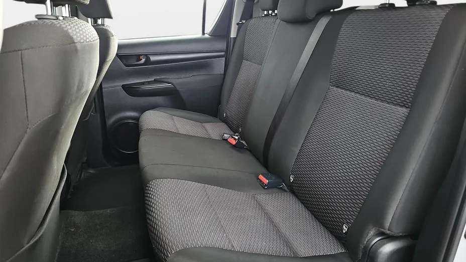 TOYOTA HiLux Hilux 2.4 D-4D Double Cab DLX 4x4