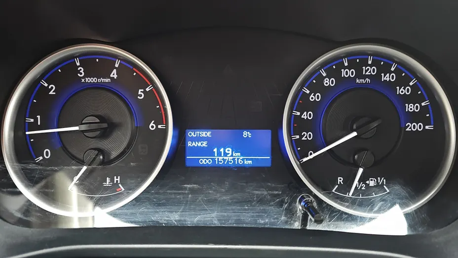 TOYOTA HiLux Hilux 2.4 D-4D Double Cab DLX 4x4