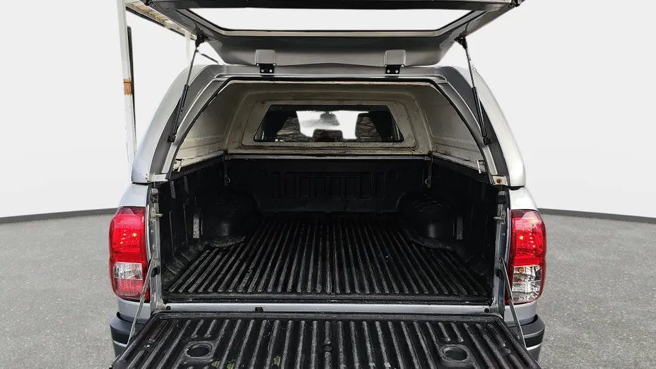 TOYOTA HiLux Hilux 2.4 D-4D Double Cab DLX 4x4