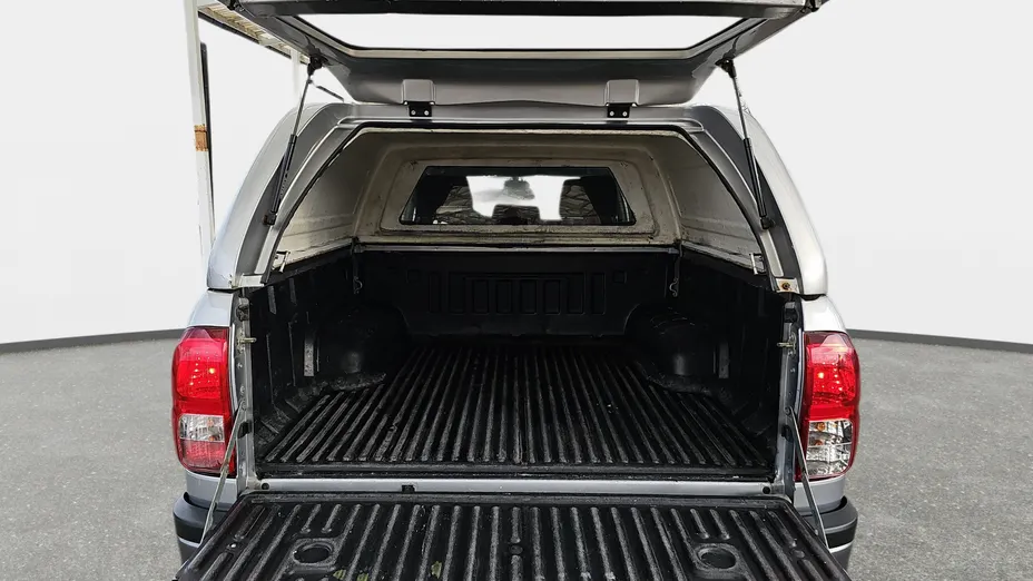 TOYOTA HiLux Hilux 2.4 D-4D Double Cab DLX 4x4