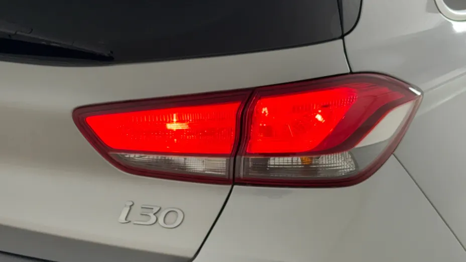 HYUNDAI i30 i30 1.5 DPI Smart