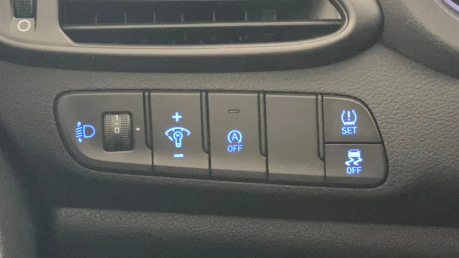 HYUNDAI i30 i30 1.5 DPI Smart