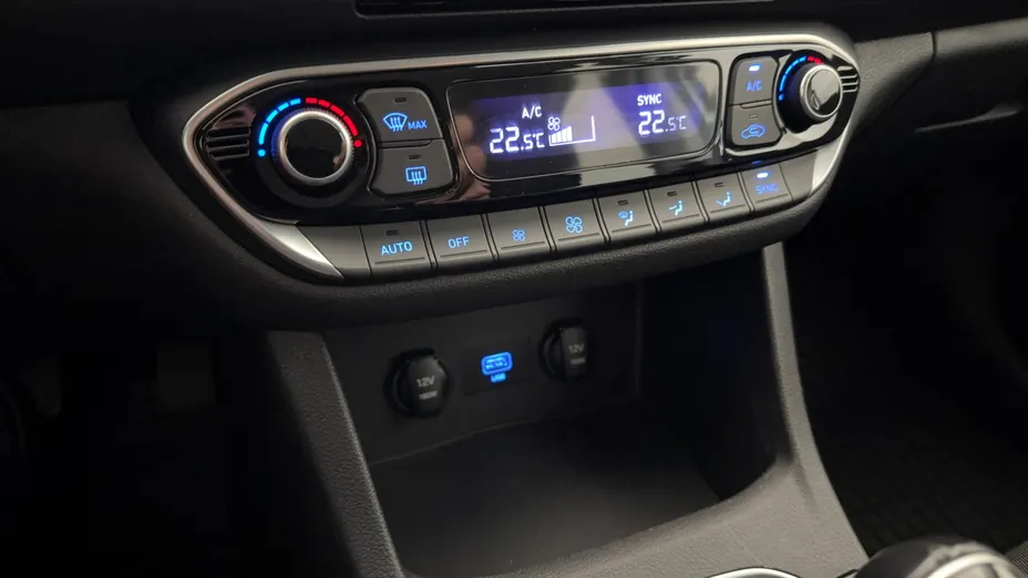 HYUNDAI i30 i30 1.5 DPI Smart