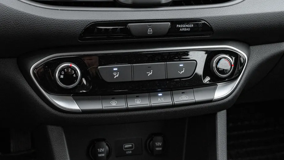 HYUNDAI i30 i30 1.0 T-GDI Modern