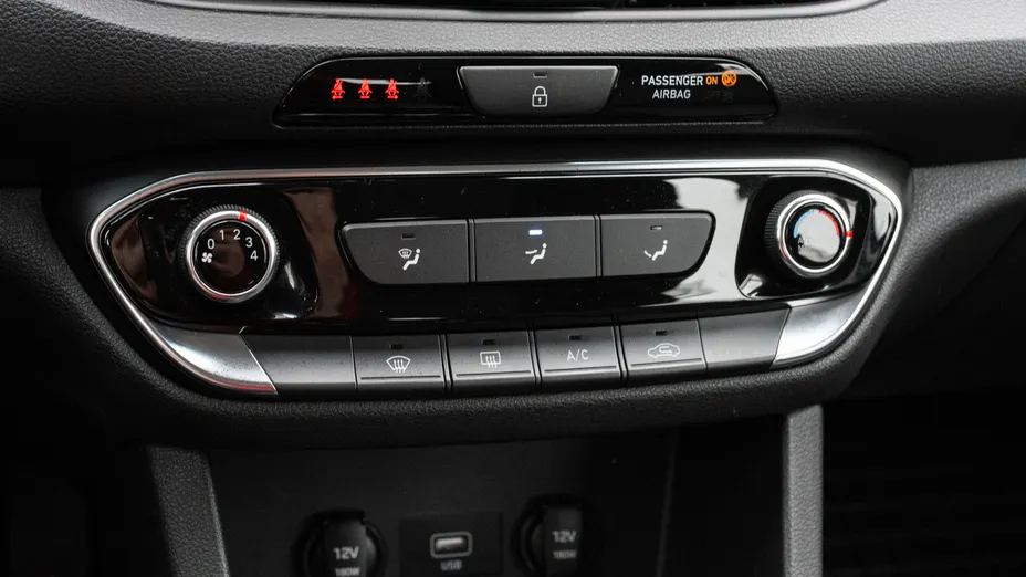 HYUNDAI i30 i30 1.0 T-GDI Modern