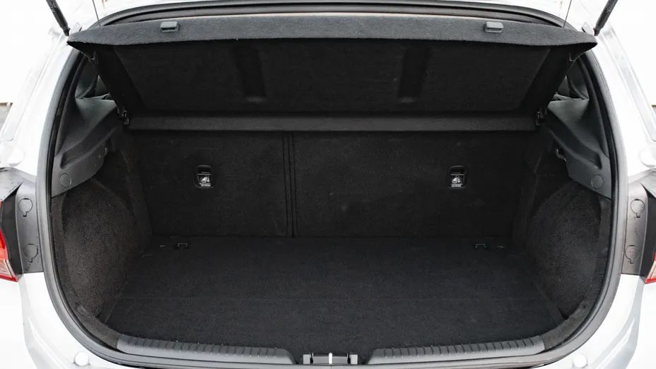 HYUNDAI i30 i30 1.5 DPI Classic +