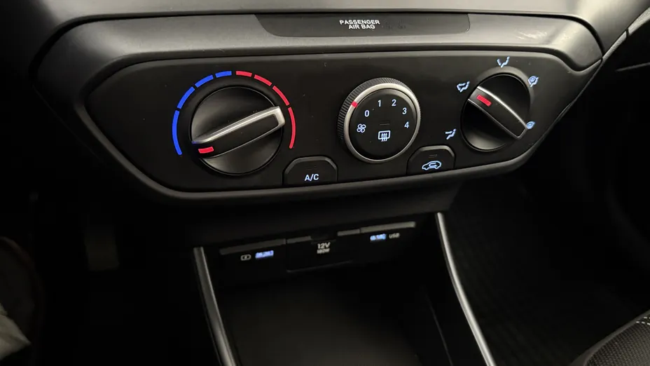 HYUNDAI i20 i20 1.2 Pure