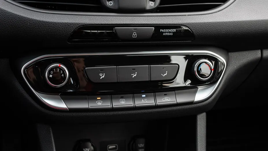 HYUNDAI i30 i30 1.0 T-GDI Modern