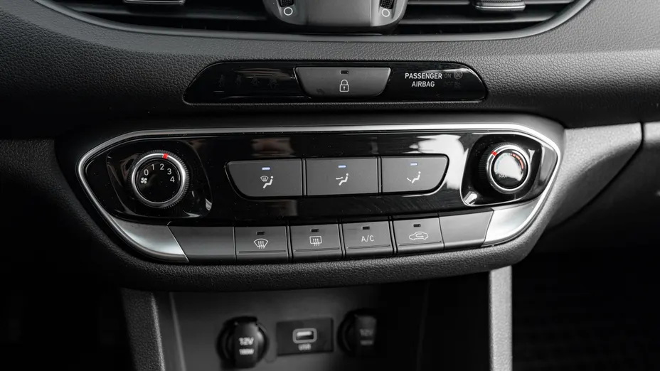 HYUNDAI i30 i30 1.0 T-GDI Modern