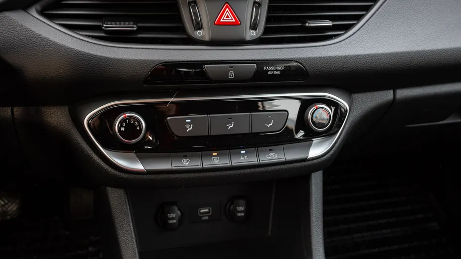 HYUNDAI i30 i30 1.0 T-GDI Modern