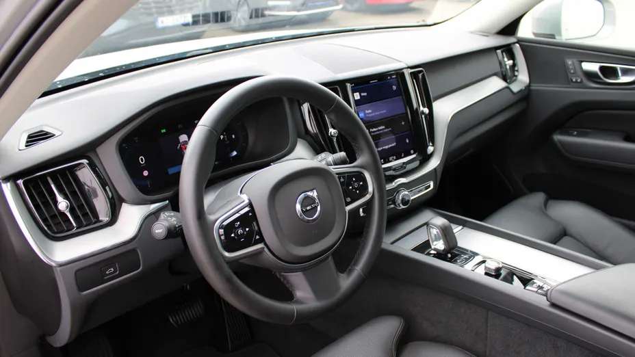 VOLVO XC60 XC60 B4 D AWD Plus Bright aut