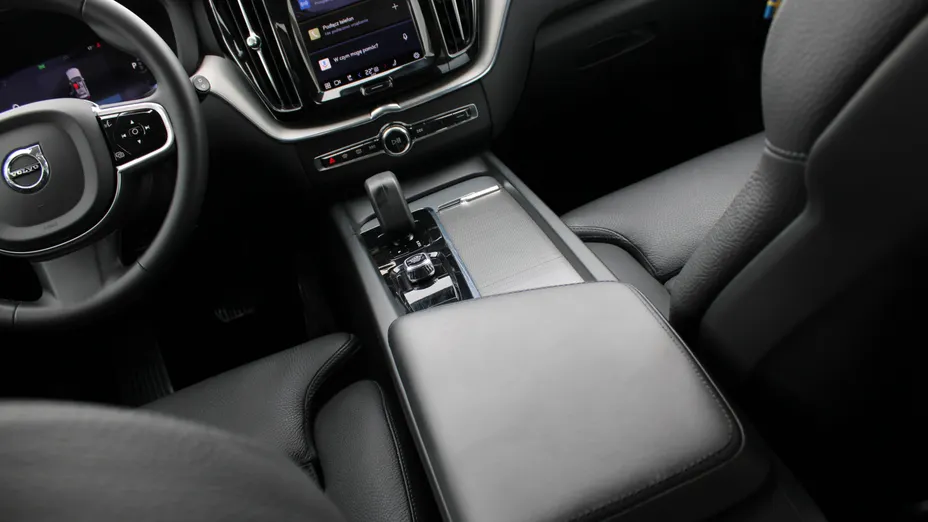 VOLVO XC60 XC60 B4 D AWD Plus Bright aut