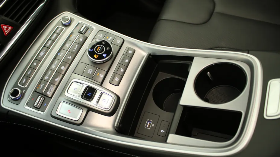 HYUNDAI Santa Fe Santa Fe 1.6 T-GDI HEV Platinum 4WD aut