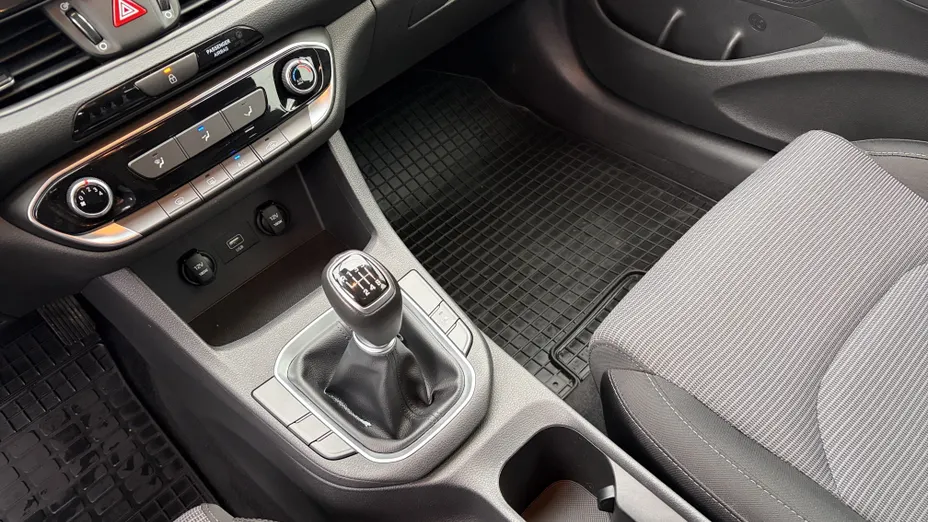 HYUNDAI i30 i30 1.0 T-GDI Modern