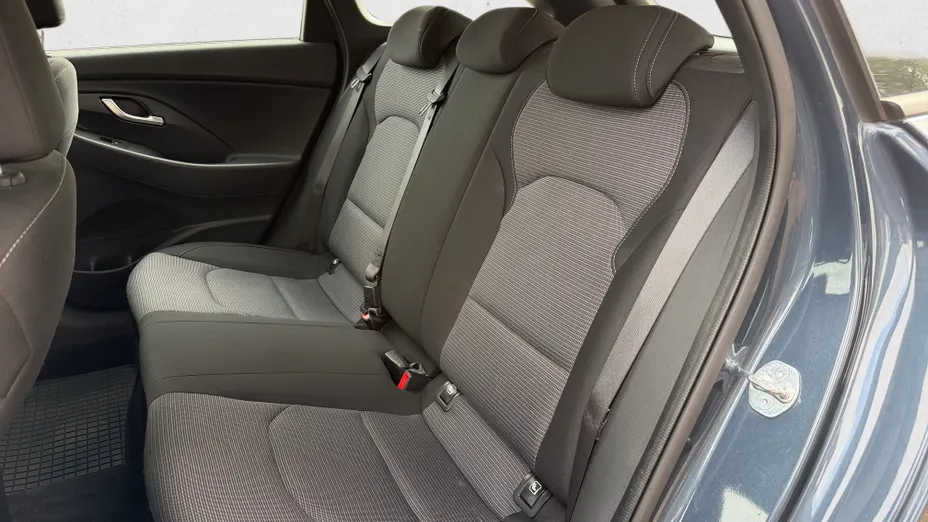 HYUNDAI i30 i30 1.0 T-GDI Modern