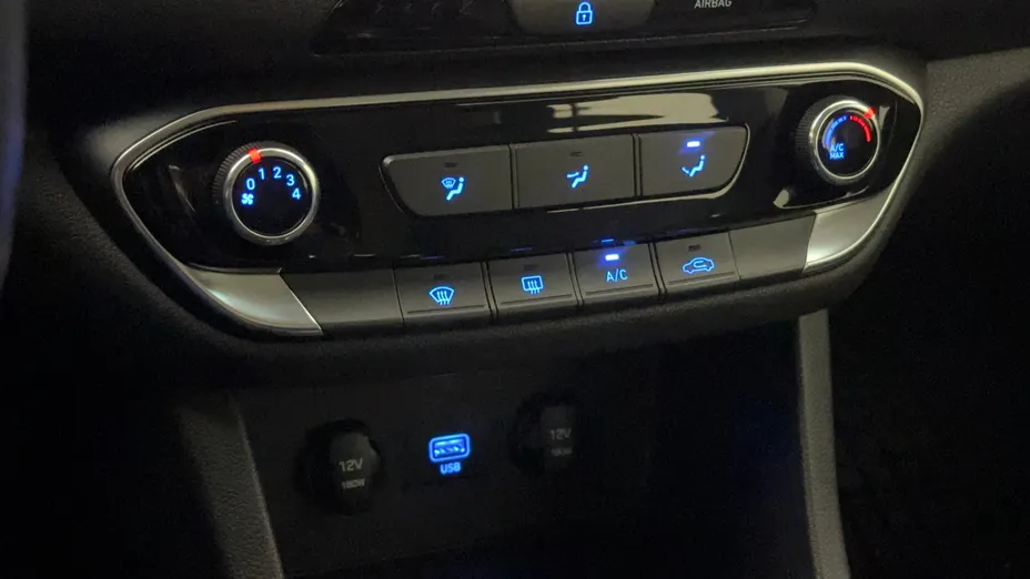 HYUNDAI i30 i30 1.0 T-GDI Modern