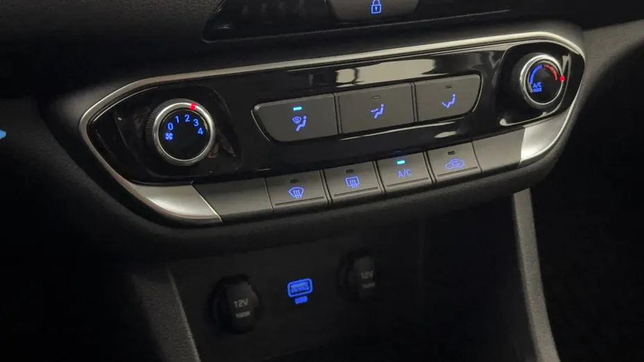 HYUNDAI i30 i30 1.0 T-GDI Modern