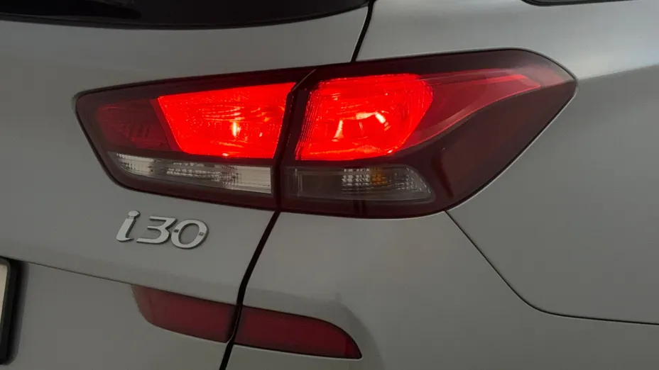 HYUNDAI i30 i30 1.0 T-GDI Modern