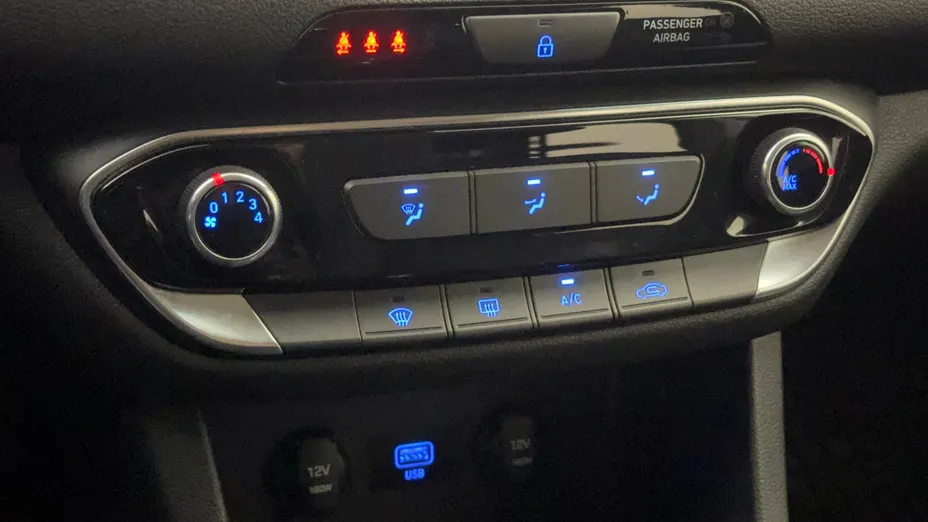 HYUNDAI i30 i30 1.0 T-GDI Modern