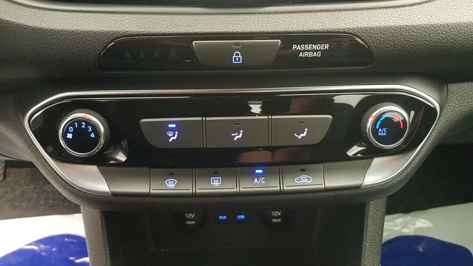 HYUNDAI i30 i30 1.4 Classic +