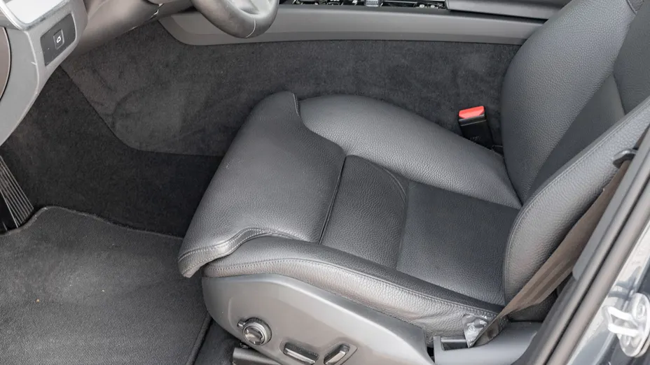 VOLVO XC60 XC60 B4 D AWD Plus Bright aut