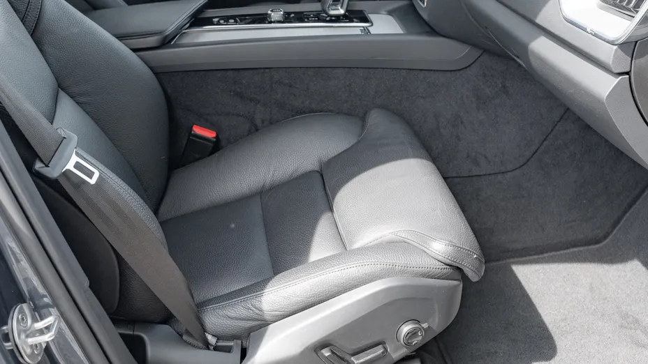 VOLVO XC60 XC60 B4 D AWD Plus Bright aut