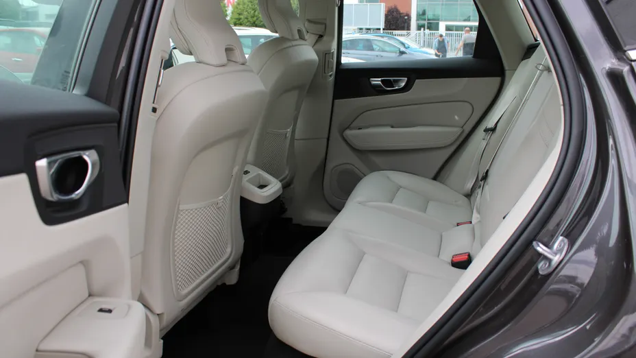 VOLVO XC60 XC60 B4 D AWD Plus Bright aut