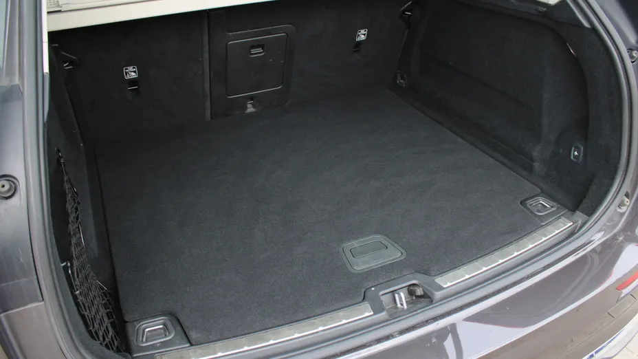 VOLVO XC60 XC60 B4 D AWD Plus Bright aut