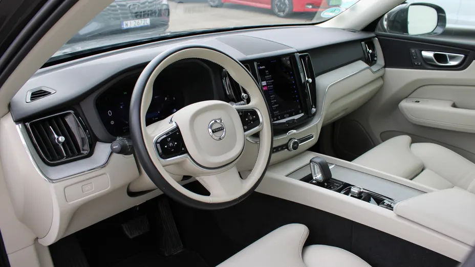 VOLVO XC60 XC60 B4 D AWD Plus Bright aut