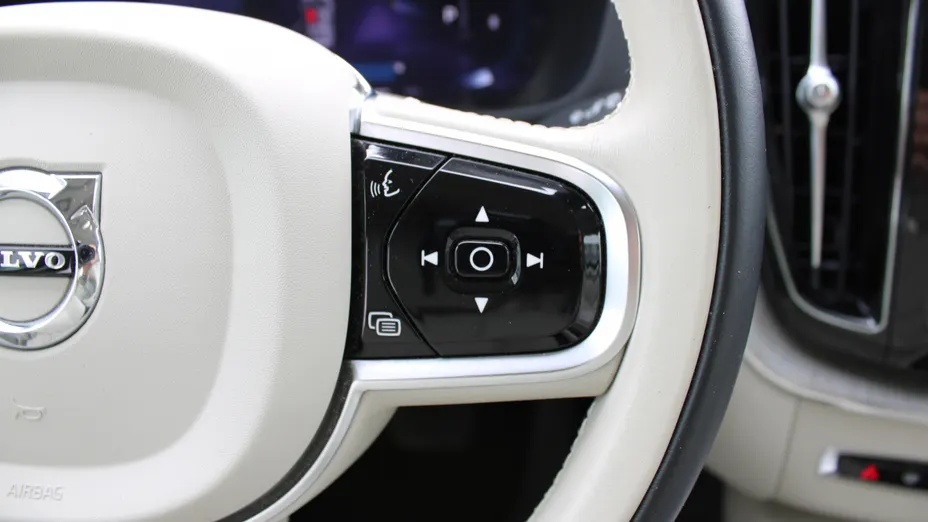 VOLVO XC60 XC60 B4 D AWD Plus Bright aut