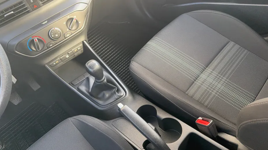 HYUNDAI i20 i20 1.2 Pure