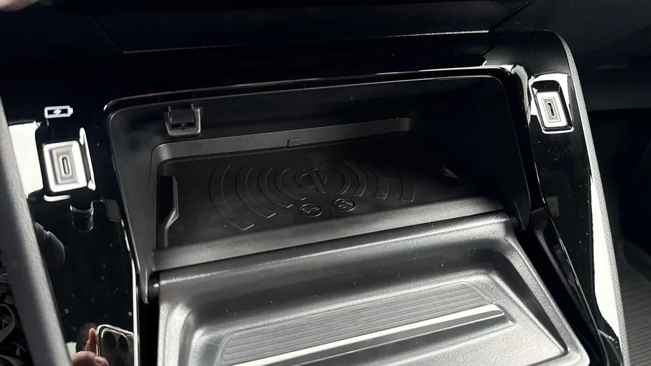 PEUGEOT 2008 2008 PureTech mHEV GT Exclusive e-DCS6 Nowy