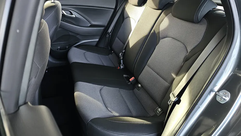 HYUNDAI i30 i30 1.5 DPI Classic +