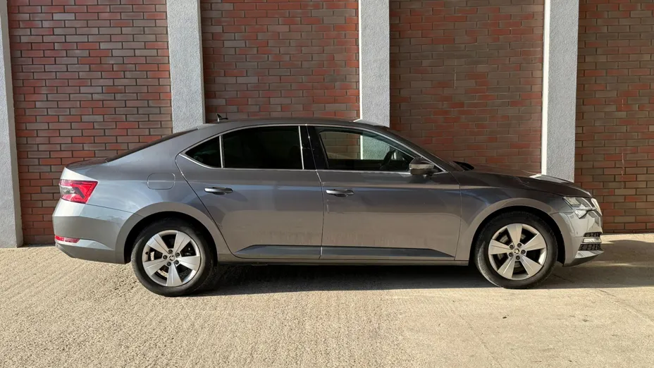 SKODA Superb Superb 2.0 TDI SCR Style DSG