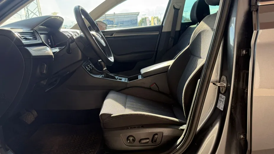 SKODA Superb Superb 2.0 TDI SCR Style DSG