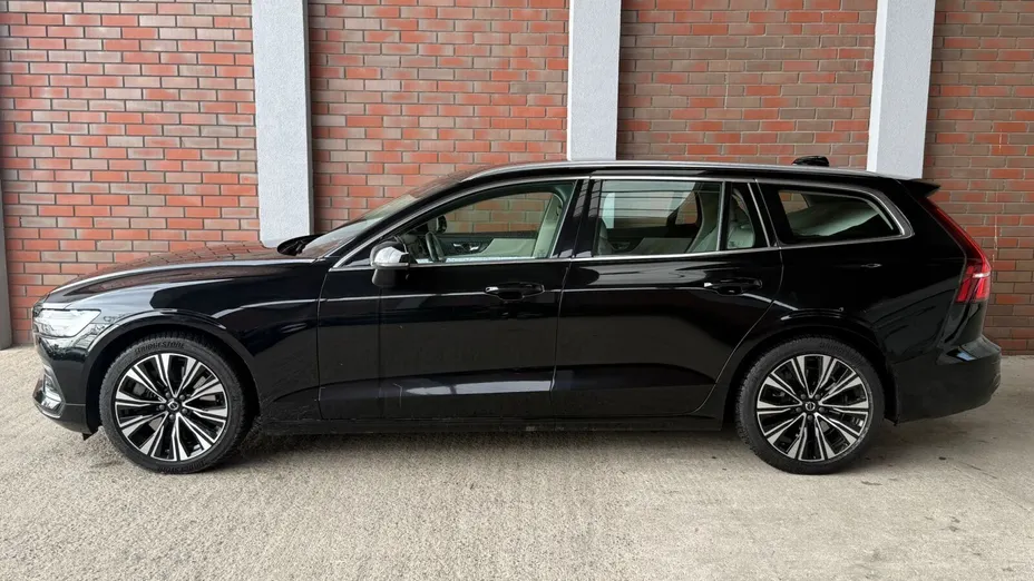 VOLVO V60 V60 B5 B AWD Plus Bright aut