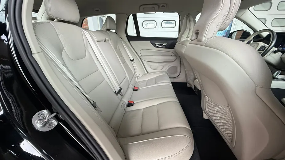 VOLVO V60 V60 B5 B AWD Plus Bright aut