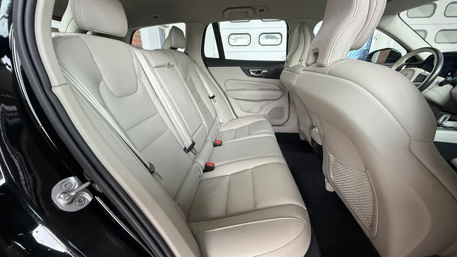 VOLVO V60 V60 B5 B AWD Plus Bright aut