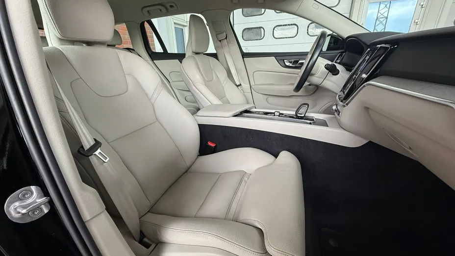 VOLVO V60 V60 B5 B AWD Plus Bright aut