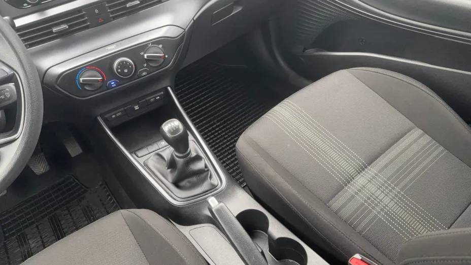 HYUNDAI i20 i20 1.2 Pure