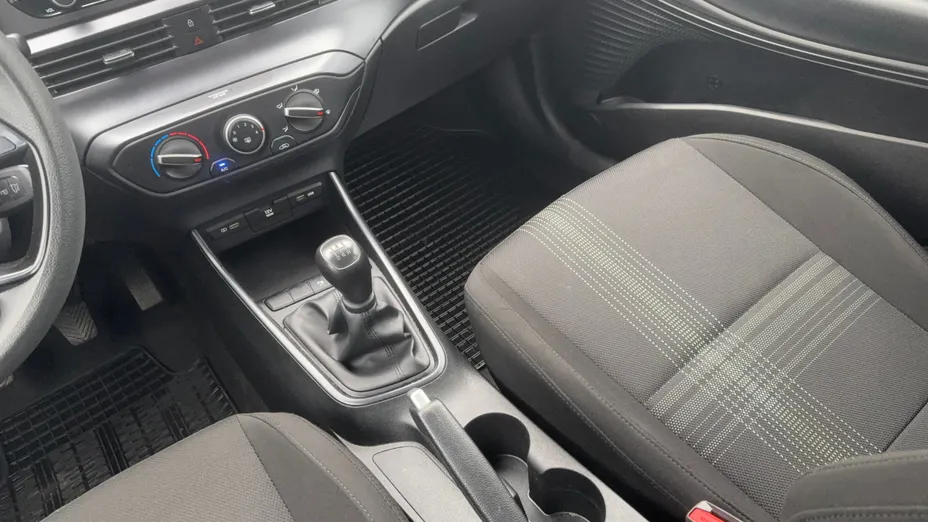 HYUNDAI i20 i20 1.2 Pure